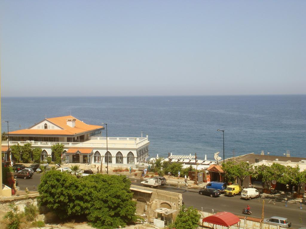 Regis Hotel Beirut Exterior photo